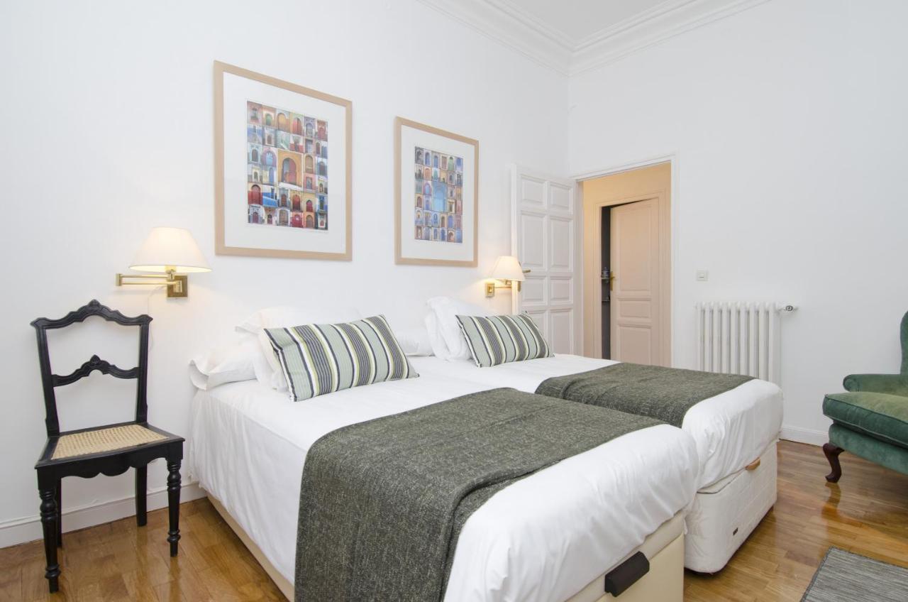 Apartamento Paseo Del Prado II En Madrid Exterior photo